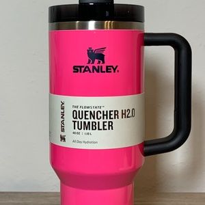 Stanley 40 Oz Quencher H2.0 - New Neon Line Electric Pink!